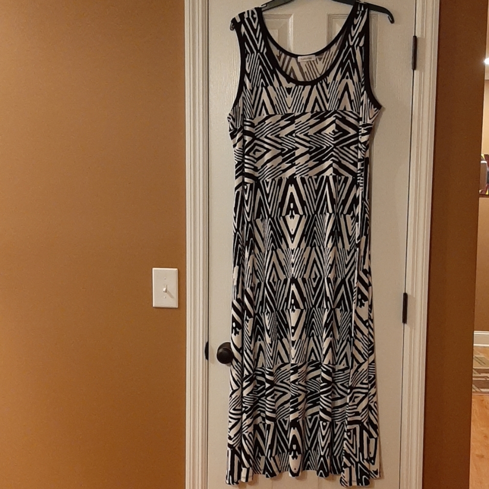Calvin Klein black/white sleeveless maxi dress